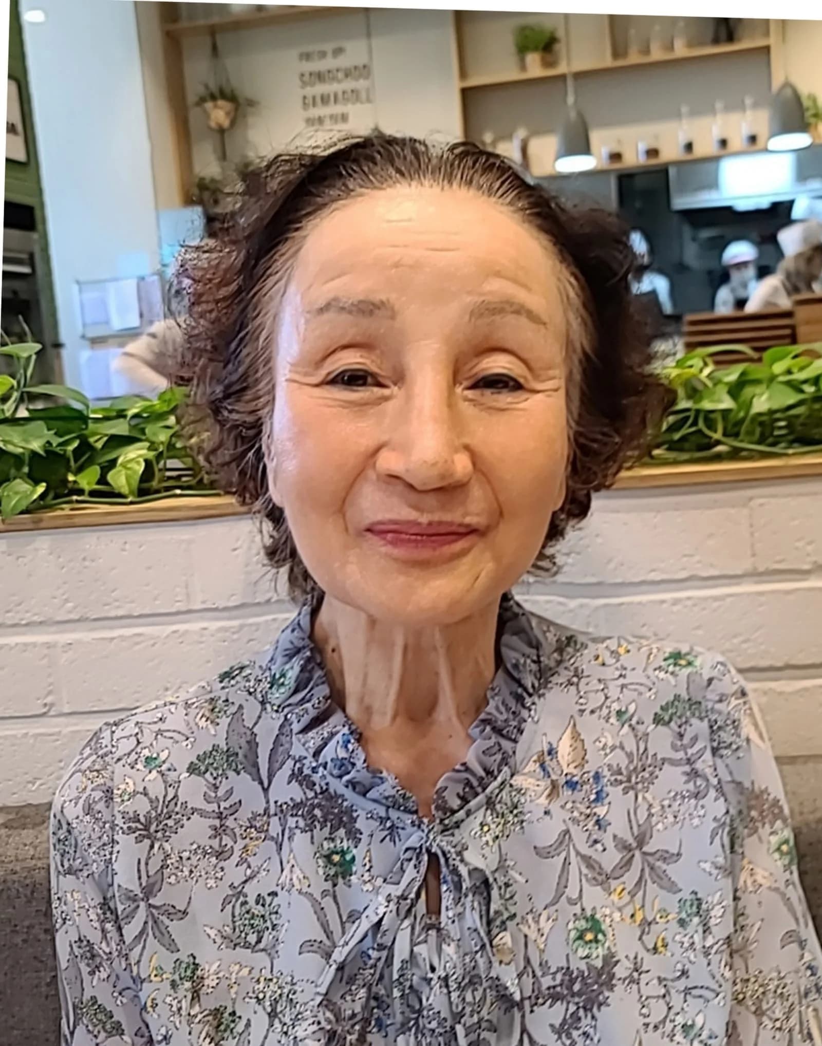 Longevity portrait — preparing memorial photos in advance for parents' 60th/70th birthdays — before