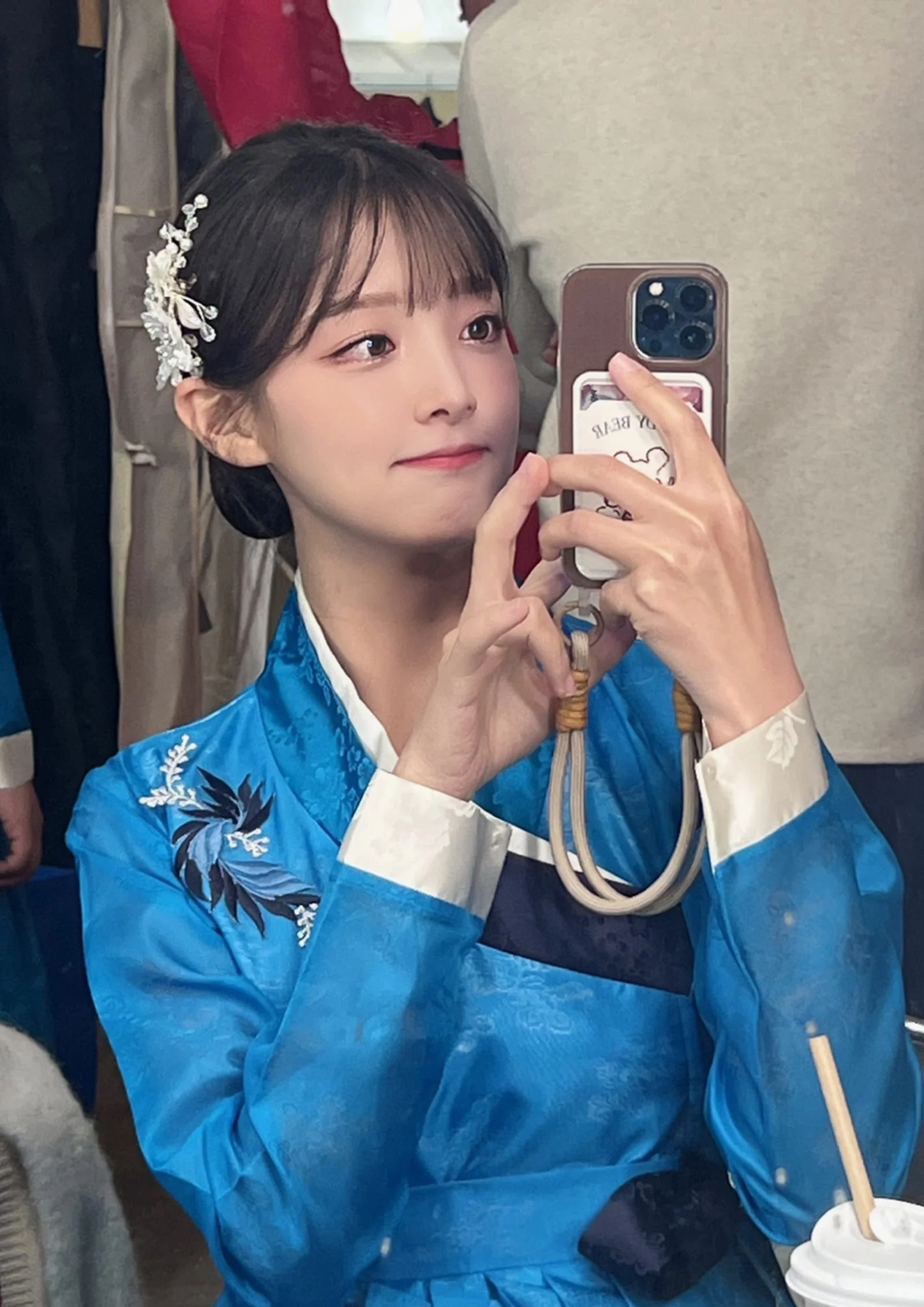 Oil-style portrait — a hanbok selfie as an A4 piece with calligraphy — before