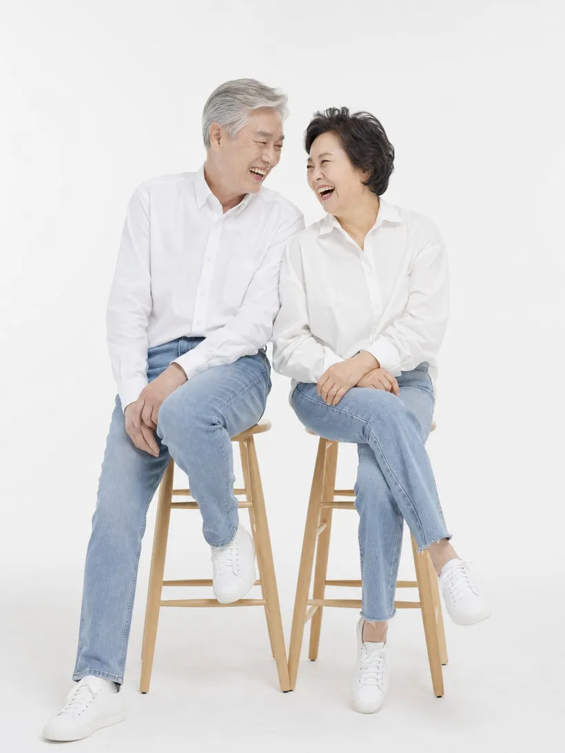 모던 화이트 데님 컨셉 예시